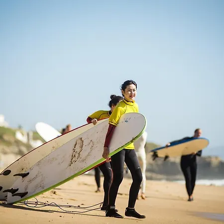 & Surfcamp 55 Hostel Ericeira