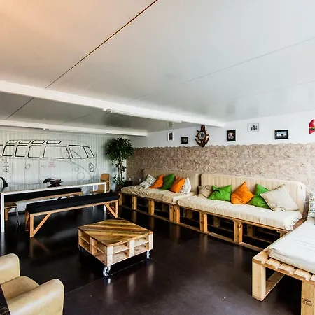 & Surfcamp 55 Hostel Ericeira