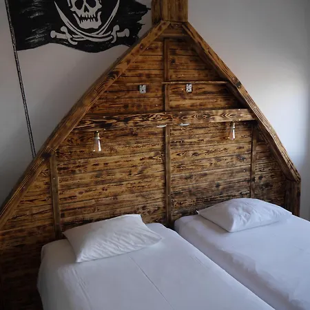 & Surfcamp 55 Хостел