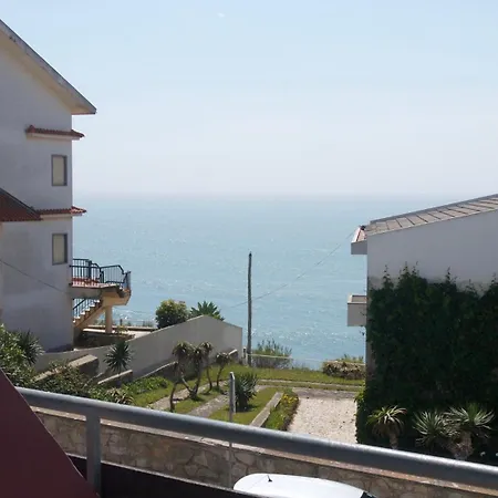 & Surfcamp 55 Ericeira