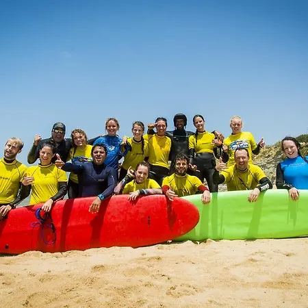 אכסניה & Surfcamp 55