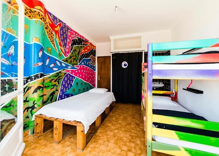 & Surfcamp 55 * Ericeira