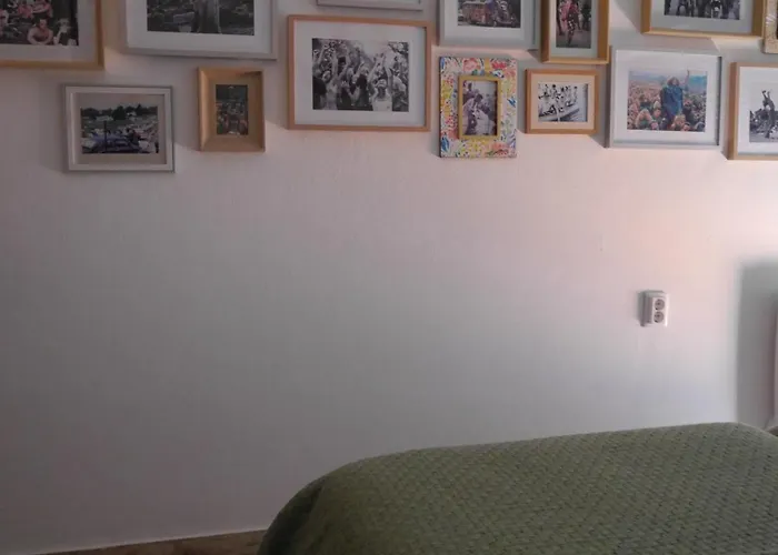 & Surfcamp 55 Hostel Ericeira