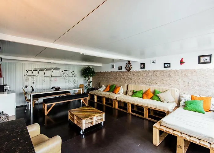 & Surfcamp 55 Hostel Ericeira